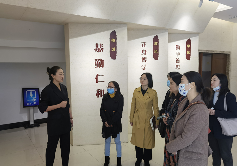 泸医调研-参加校史馆-2副本.jpg